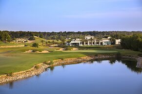 Las Colinas Golf & Country Club