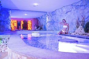 Tevini Dolomites Charming Hotel