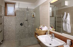 Tevini Dolomites Charming Hotel