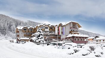Tevini Dolomites Charming Hotel
