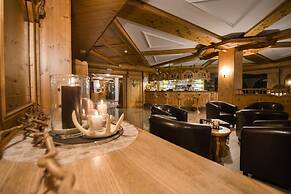 Tevini Dolomites Charming Hotel