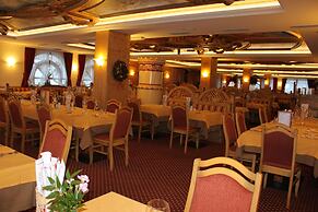 Tevini Dolomites Charming Hotel