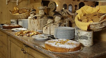 Tevini Dolomites Charming Hotel