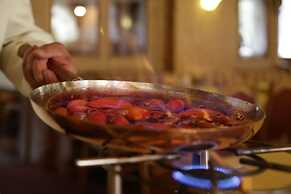 Tevini Dolomites Charming Hotel