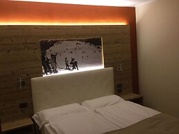 Tevini Dolomites Charming Hotel