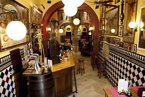 Hermanos Macías Hotel