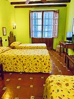 Hermanos Macías Hotel