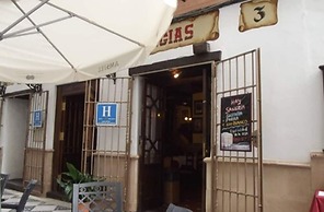 Hermanos Macías Hotel