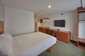 Extended Suites Monterrey Aeropuerto