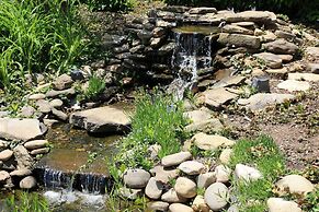 Jonathan Creek Inn and Villas