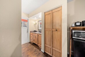 Jonathan Creek Inn and Villas