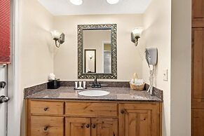 Jonathan Creek Inn and Villas