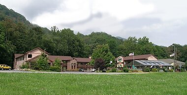 Jonathan Creek Inn and Villas