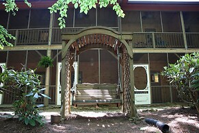 Jonathan Creek Inn and Villas