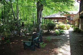 Jonathan Creek Inn and Villas