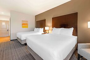 Comfort Inn & Suites Verona at Turning Stone Resort Casino