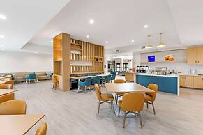 Comfort Inn & Suites Verona at Turning Stone Resort Casino