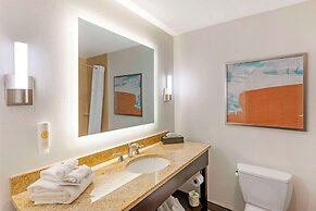 Comfort Inn & Suites Verona at Turning Stone Resort Casino