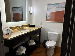 Comfort Inn & Suites Verona at Turning Stone Resort Casino