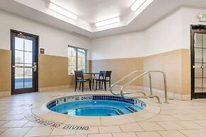 Comfort Inn & Suites Verona at Turning Stone Resort Casino