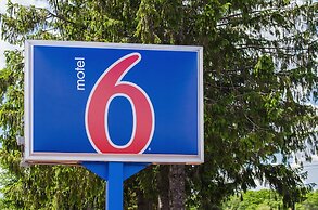 Motel 6 Brockton, MA