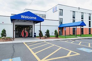 Motel 6 Brockton, MA