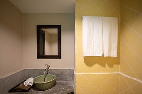 Motive Cottage Resort