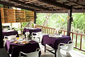 Motive Cottage Resort