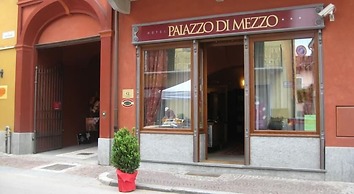 Palazzo di Mezzo