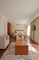 Cascade Country Manor