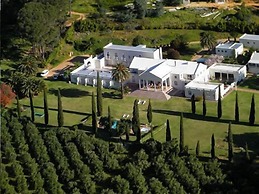 Cascade Country Manor