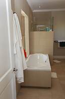 Cascade Country Manor