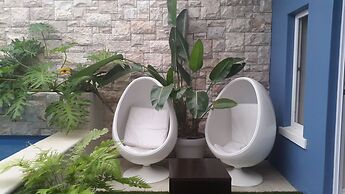 Cascade Country Manor