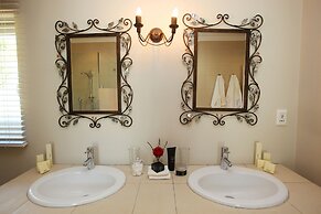 Cascade Country Manor