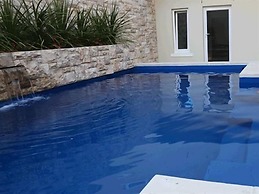 Cascade Country Manor