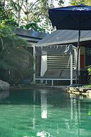Coral Beach Lodge