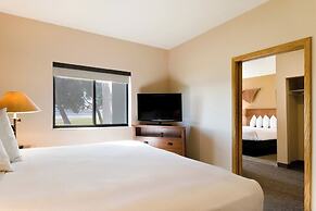 Cedar Shore Resort