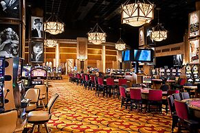 Hollywood Casino & Hotel