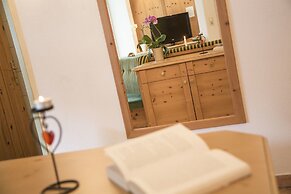 Fliana Arlberg Studios and Apartments