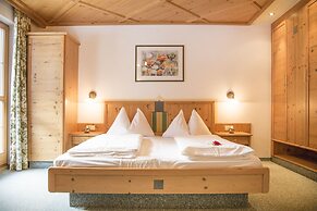 Fliana Arlberg Studios and Apartments