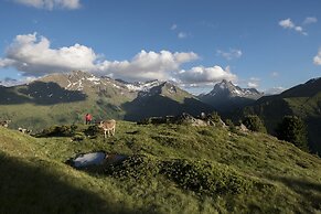 Fliana Arlberg Studios and Apartments