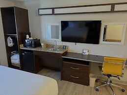 Microtel Inn & Suites by Wyndham Wheeling at Highlands
