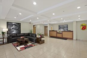 Super 8 by Wyndham Red Lake ON