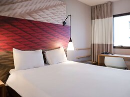 Ibis Santos Gonzaga Praia