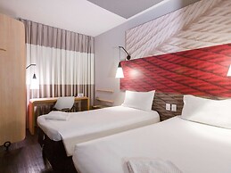 Ibis Santos Gonzaga Praia