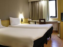 Ibis Santos Gonzaga Praia