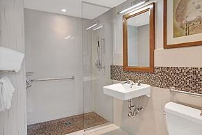 Wyndham Garden Chinatown