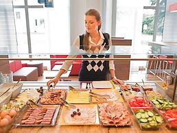 ibis Warszawa West Station