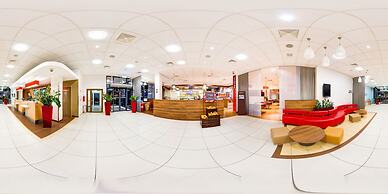 ibis Warszawa West Station