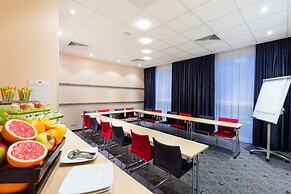 ibis Warszawa West Station